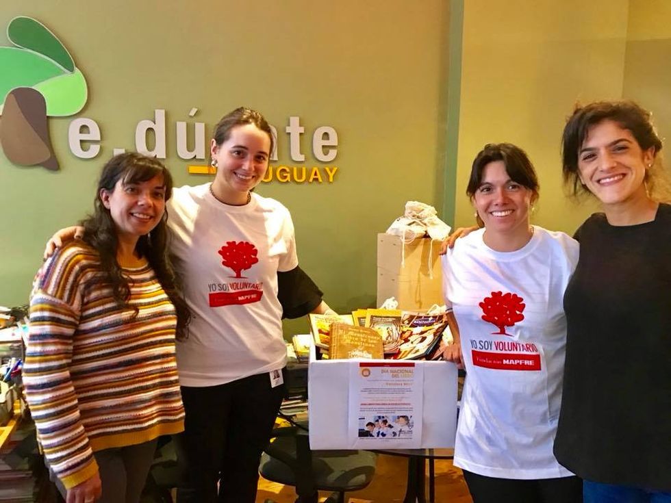 Empleados de MAPFRE contribuyeron con una gran donación de libros para el programa Biblioteca Móvil