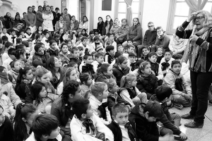 Diario El Telégrafo: Entregaron mochilas llenas de libros para alumnos de escuelas rurales
