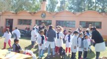 Diario Crónicas: Escuela Nº 110 de Pamer Trabaja Junto a la Comunidad en un Proyecto de Identidad