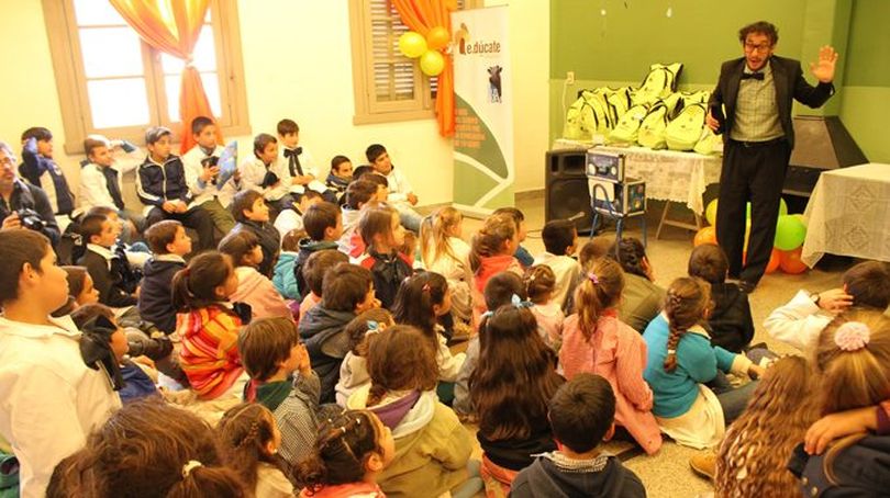 Diario El Telégrafo: Una iniciativa para acortar brechas en la educación